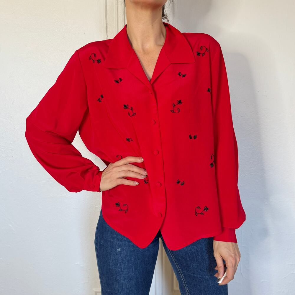 90s‎ Red Blouse w/ Beaded Flowers Size L